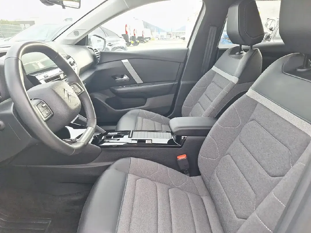 Citroen C4 - Thumbnail 9