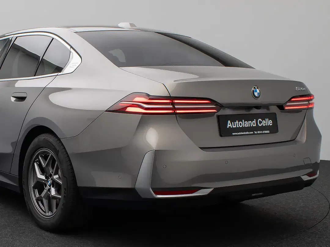 BMW 520 - Thumbnail 13