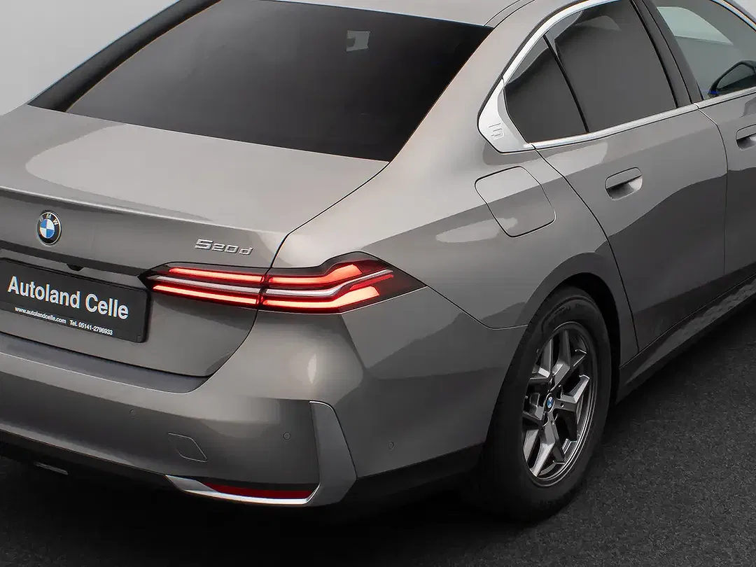 BMW 520 - Thumbnail 14