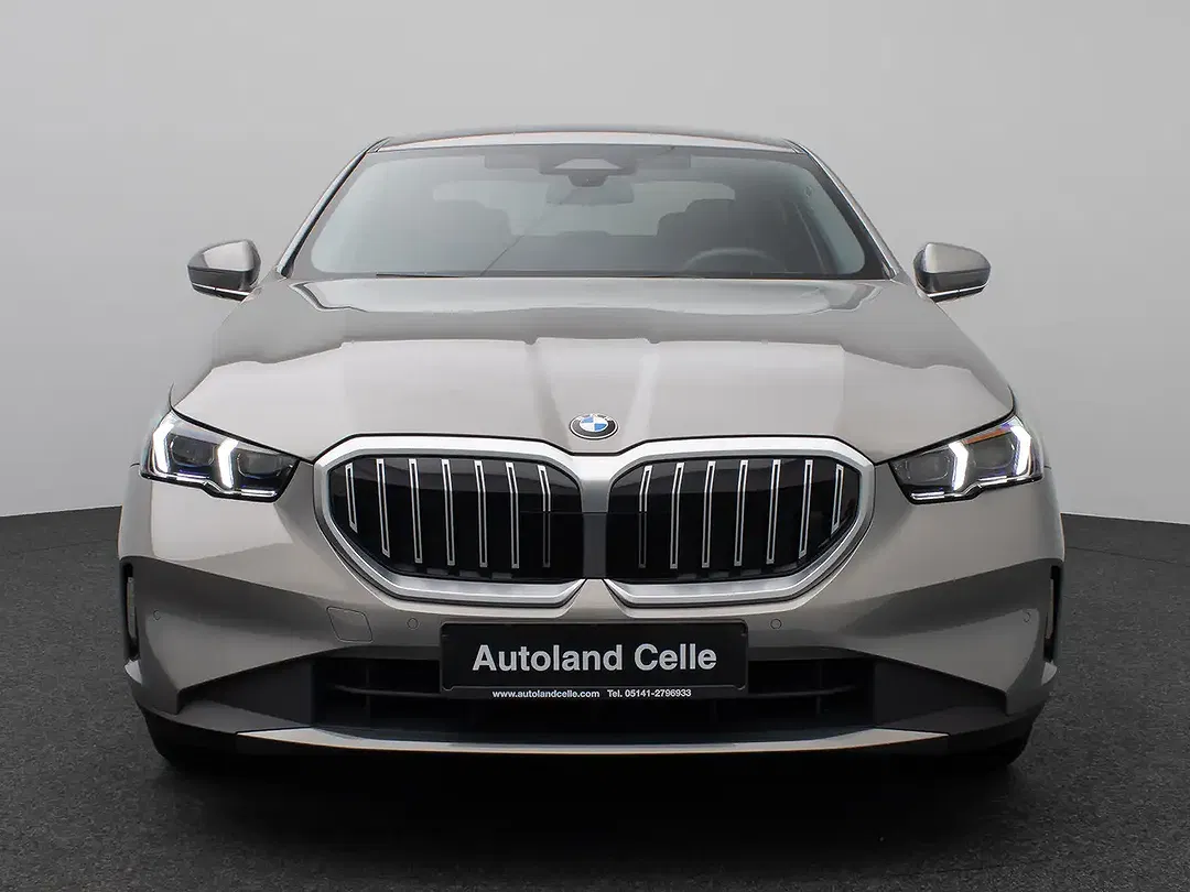 BMW 520 - Thumbnail 2