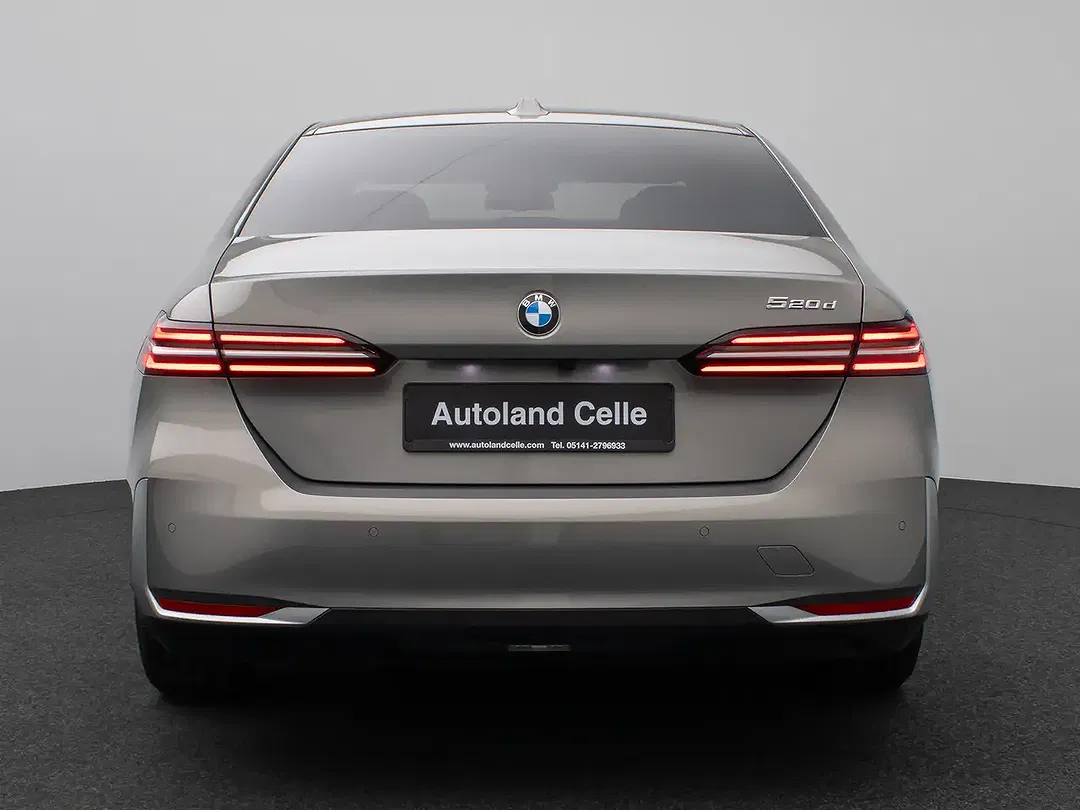 BMW 520 - Thumbnail 8