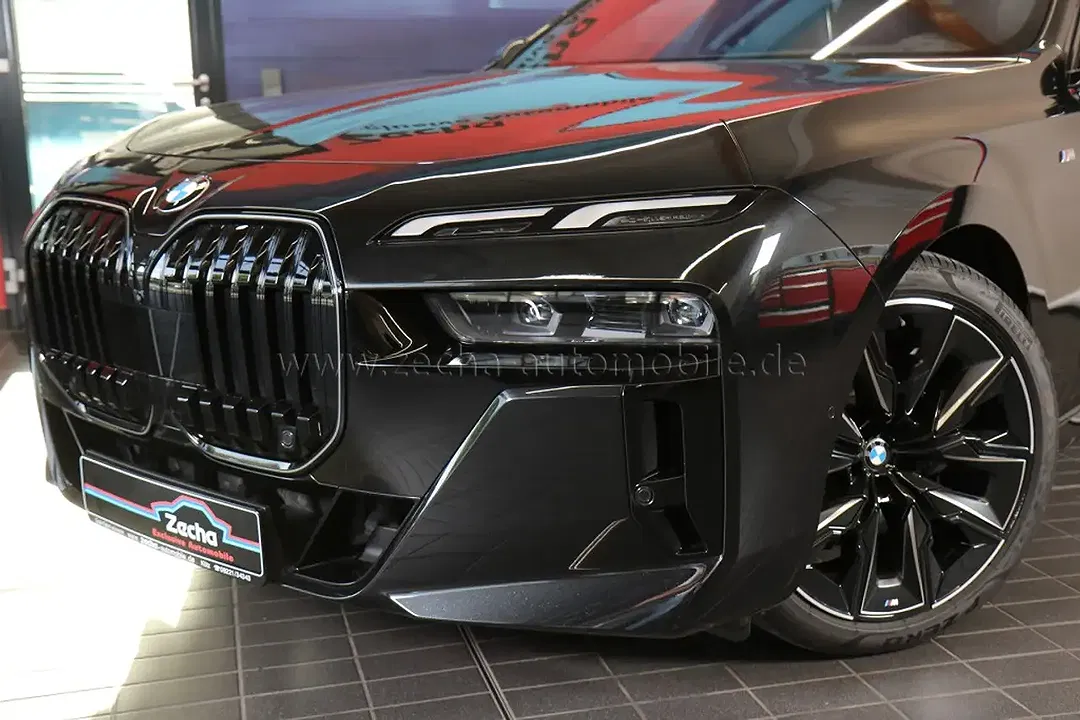 BMW 740 - Thumbnail 2