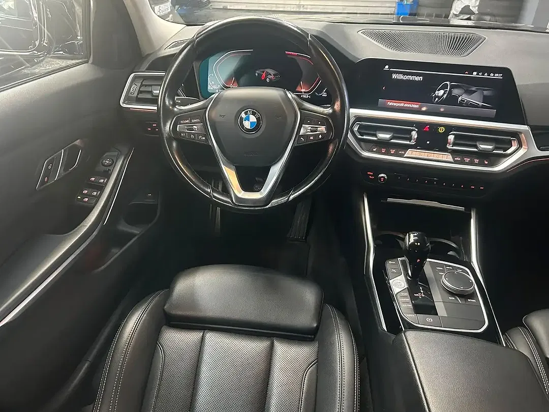 BMW 318 - Thumbnail 2