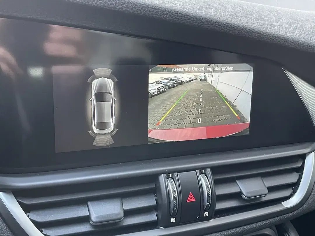 Alfa Romeo Giulia - Thumbnail 5