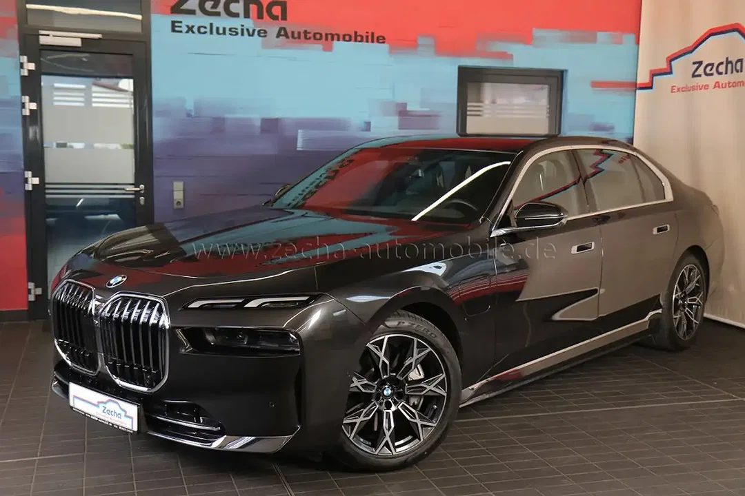 BMW 750 - Afbeelding 1