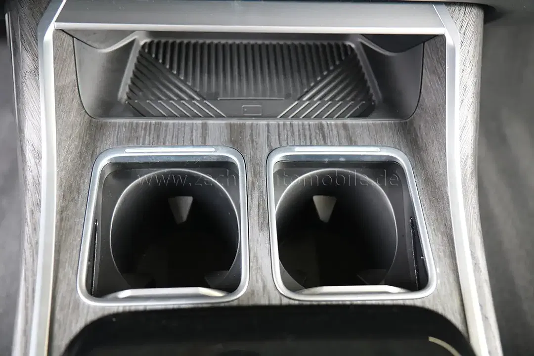 BMW 750 - Thumbnail 10