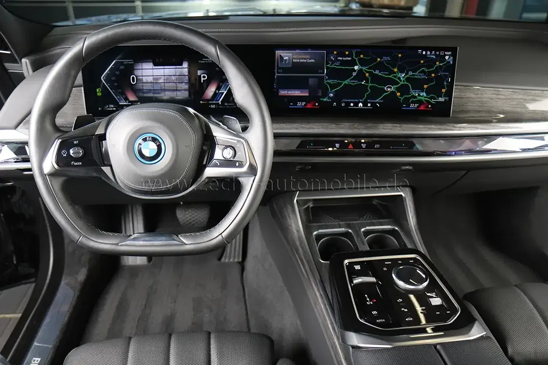 BMW 750 - Thumbnail 22