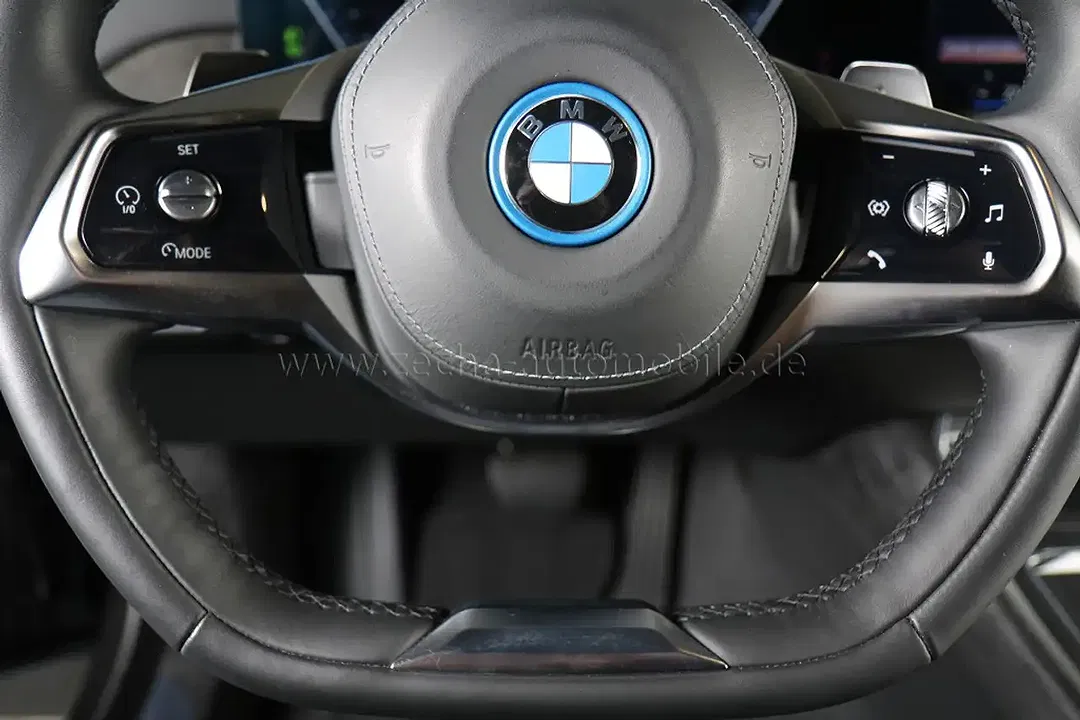 BMW 750 - Thumbnail 7