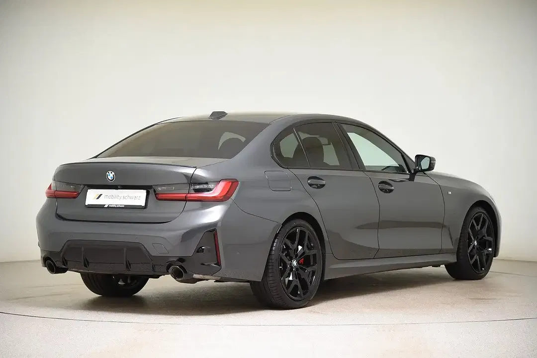 BMW 320 - Thumbnail 3