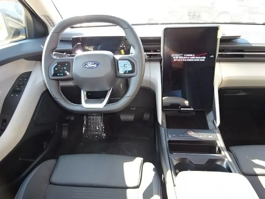 Ford Explorer - Thumbnail 12