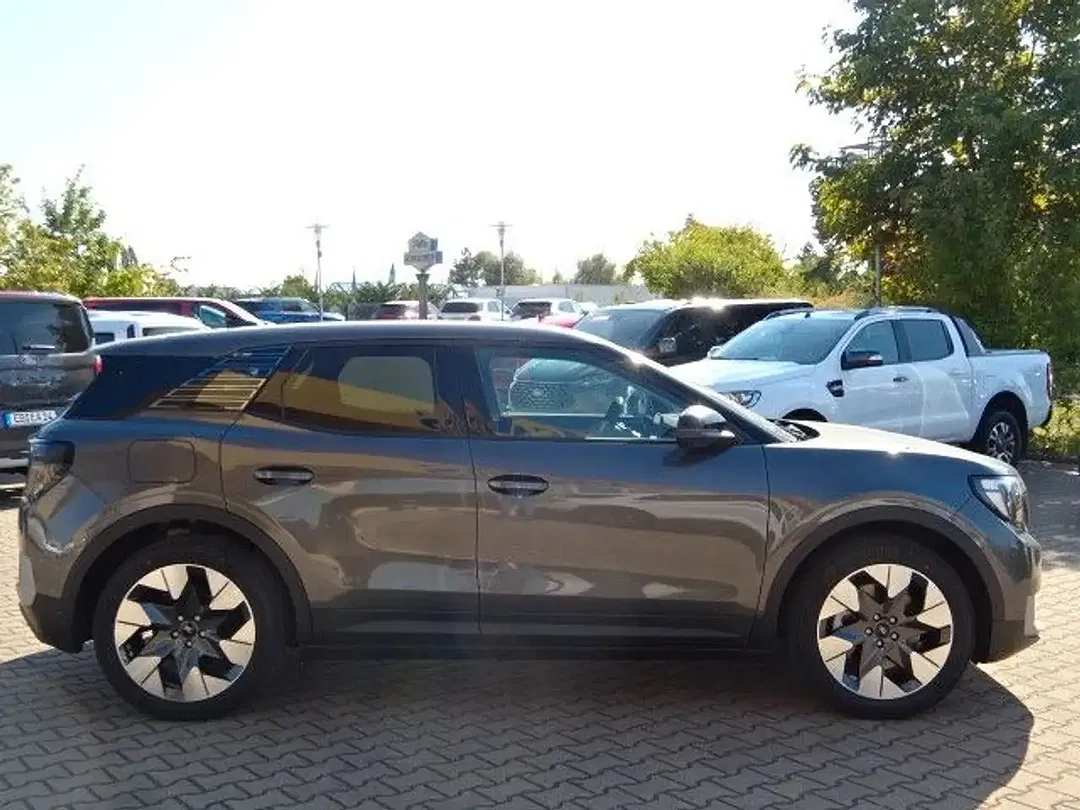 Ford Explorer - Thumbnail 7