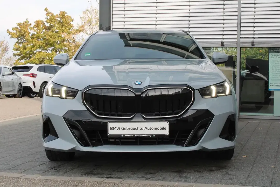 BMW 520 - Thumbnail 3