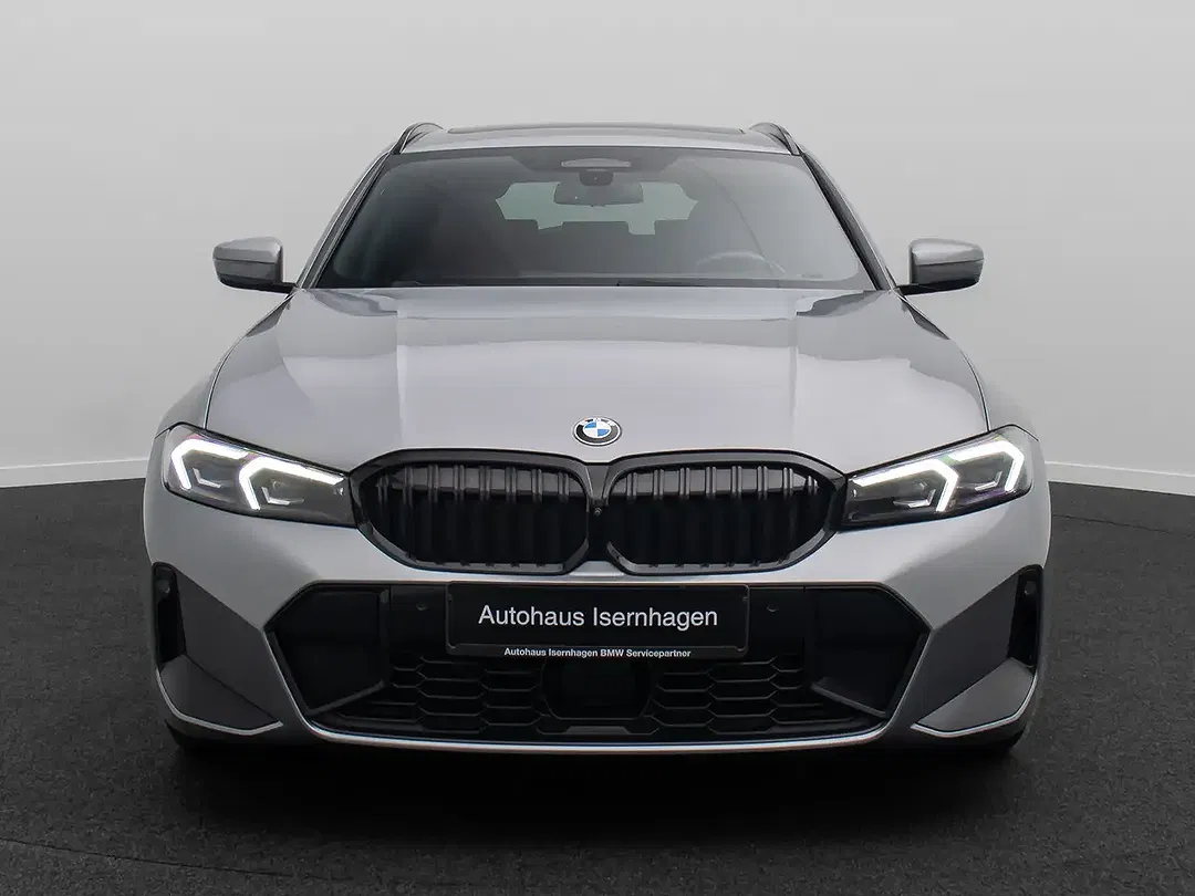 BMW 330 - Thumbnail 2