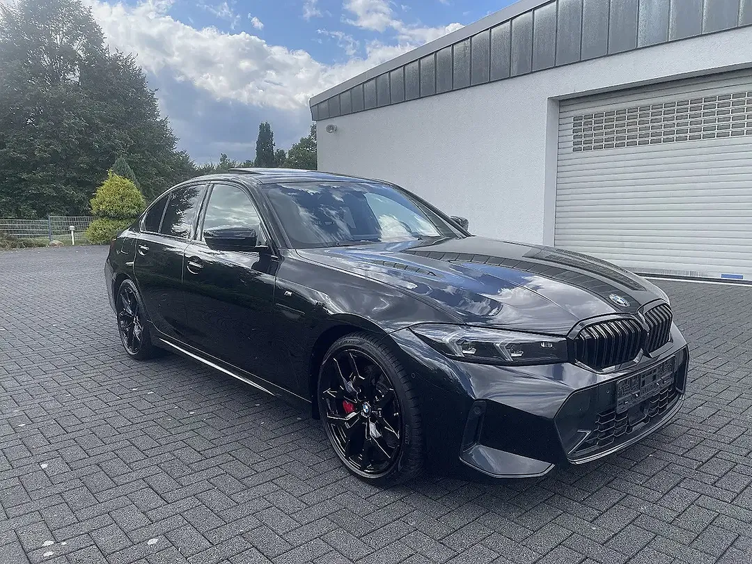 BMW 320 - Thumbnail 2