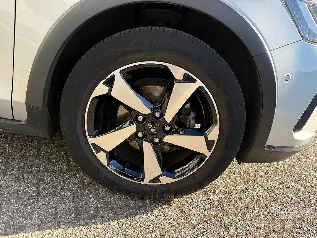 Ford Focus - Thumbnail 12