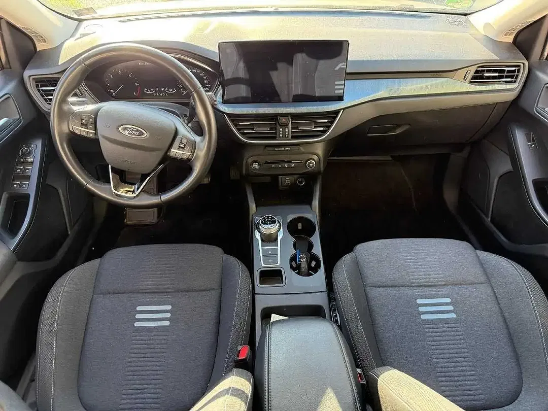 Ford Focus - Thumbnail 6