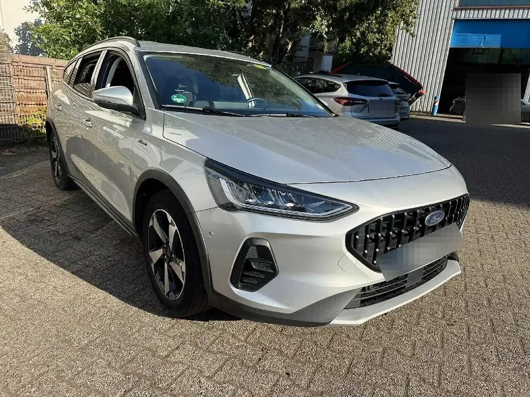 Ford Focus - Thumbnail 7