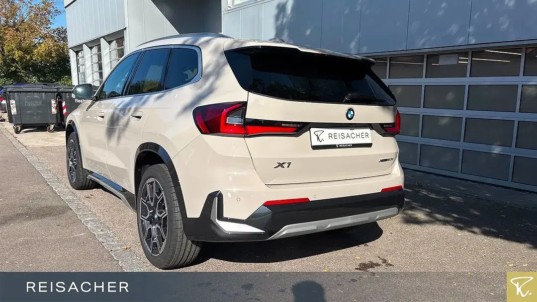 BMW X1 - Thumbnail 2
