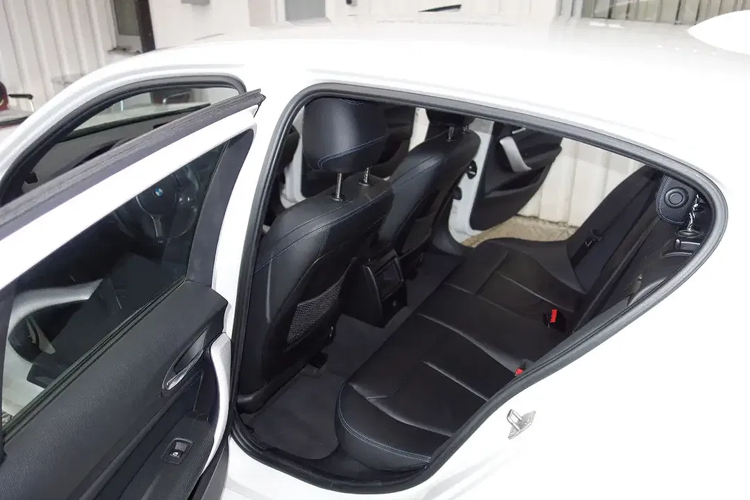 BMW 118 - Thumbnail 11