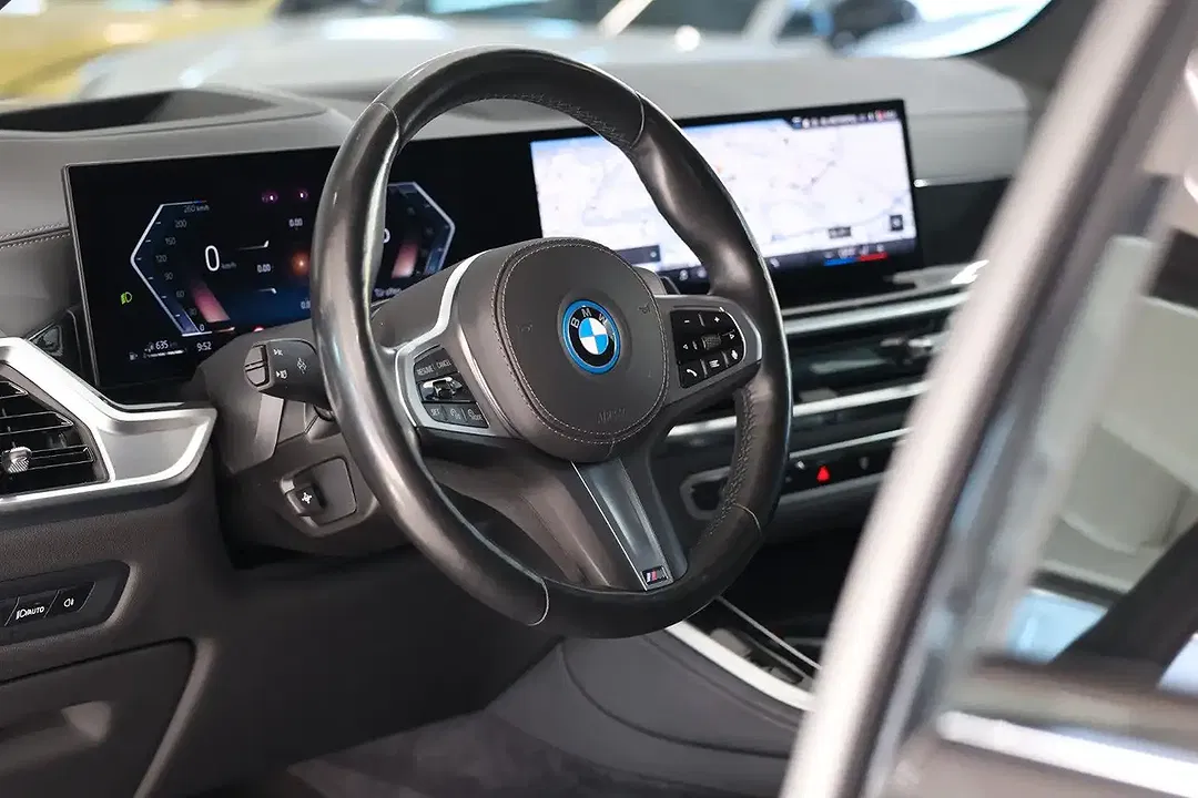 BMW X5 - Thumbnail 10