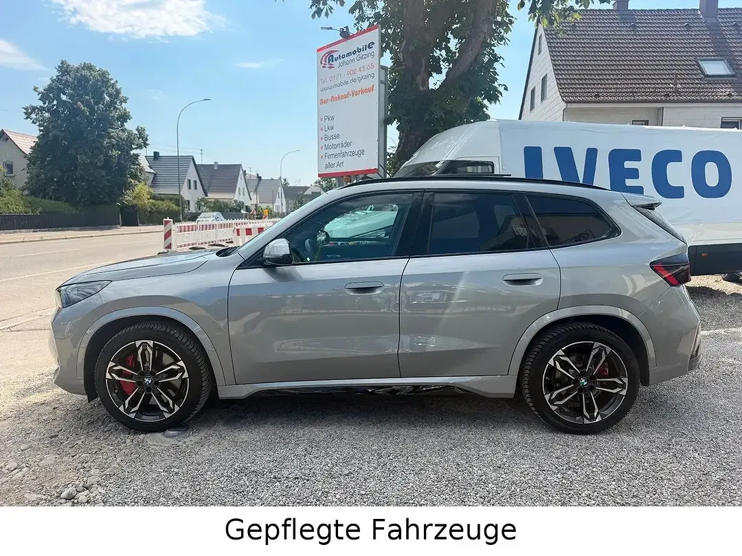 BMW X1 - Thumbnail 3