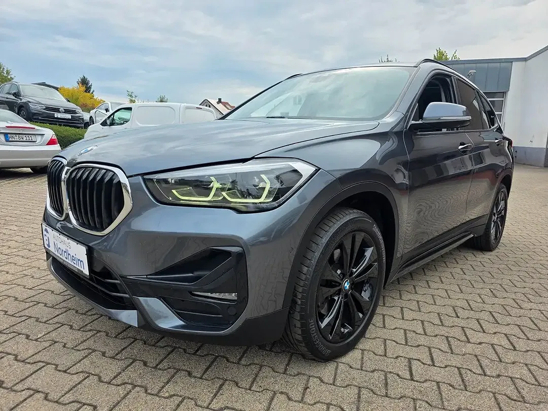 BMW X1 - Thumbnail 1