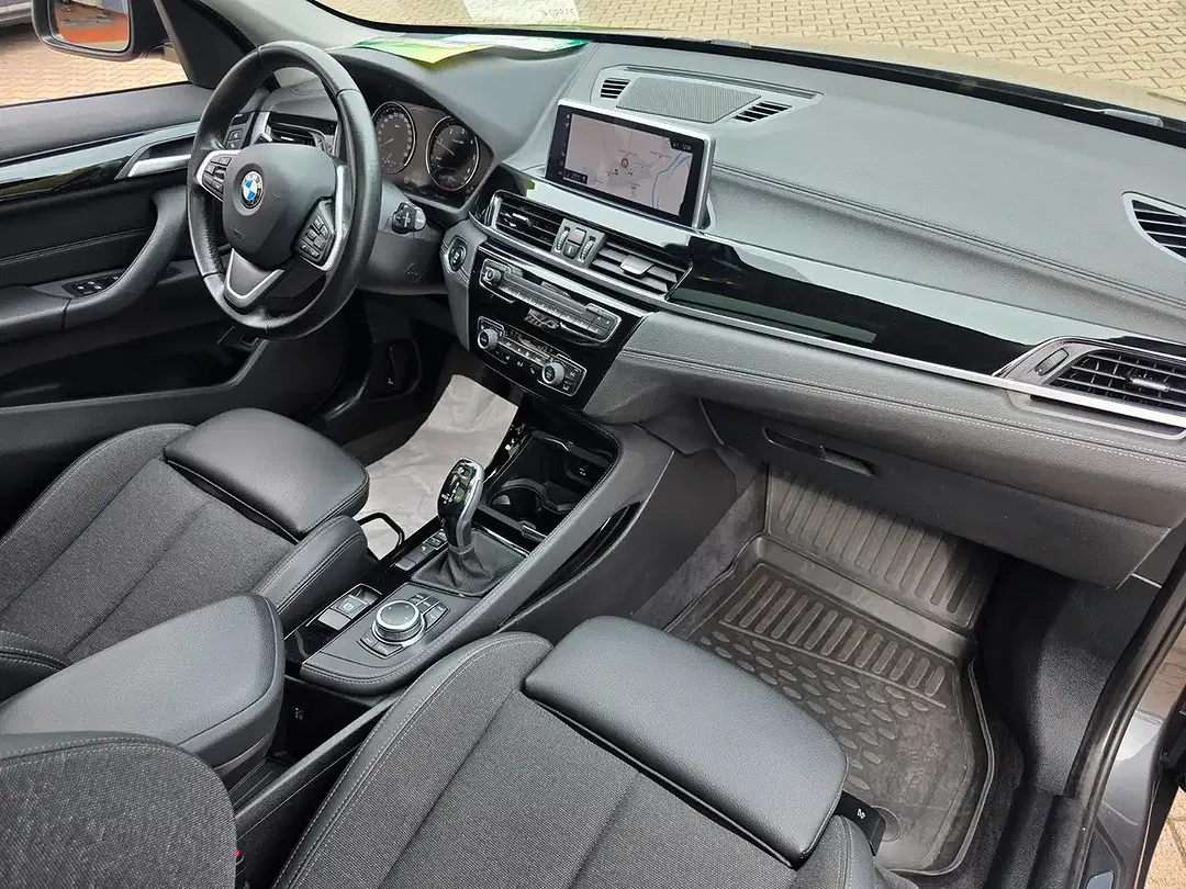 BMW X1 - Thumbnail 2
