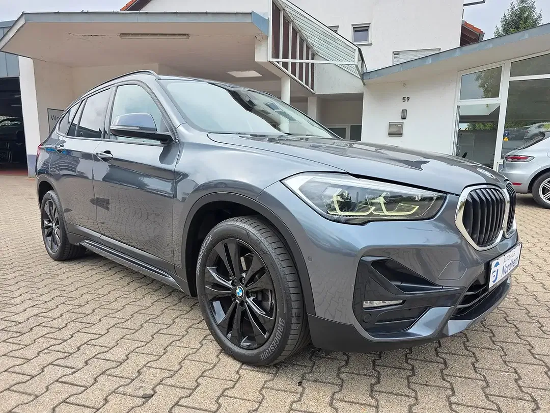 BMW X1 - Thumbnail 3