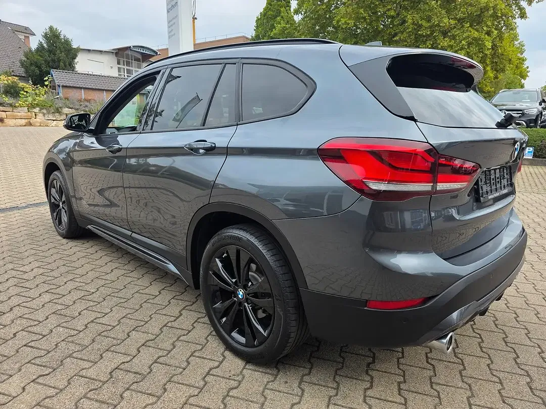 BMW X1 - Thumbnail 4