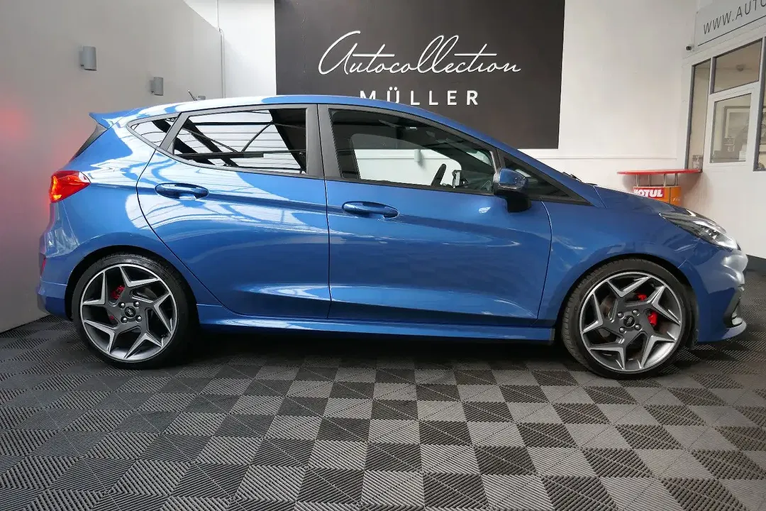 Ford Fiesta - Thumbnail 3