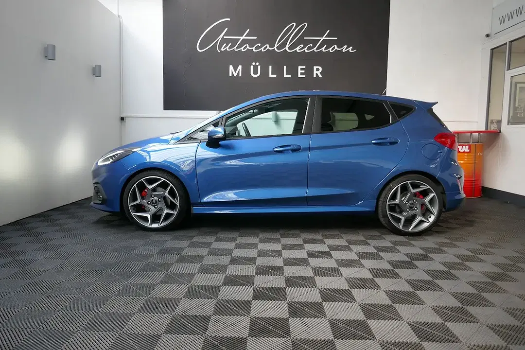 Ford Fiesta - Thumbnail 4