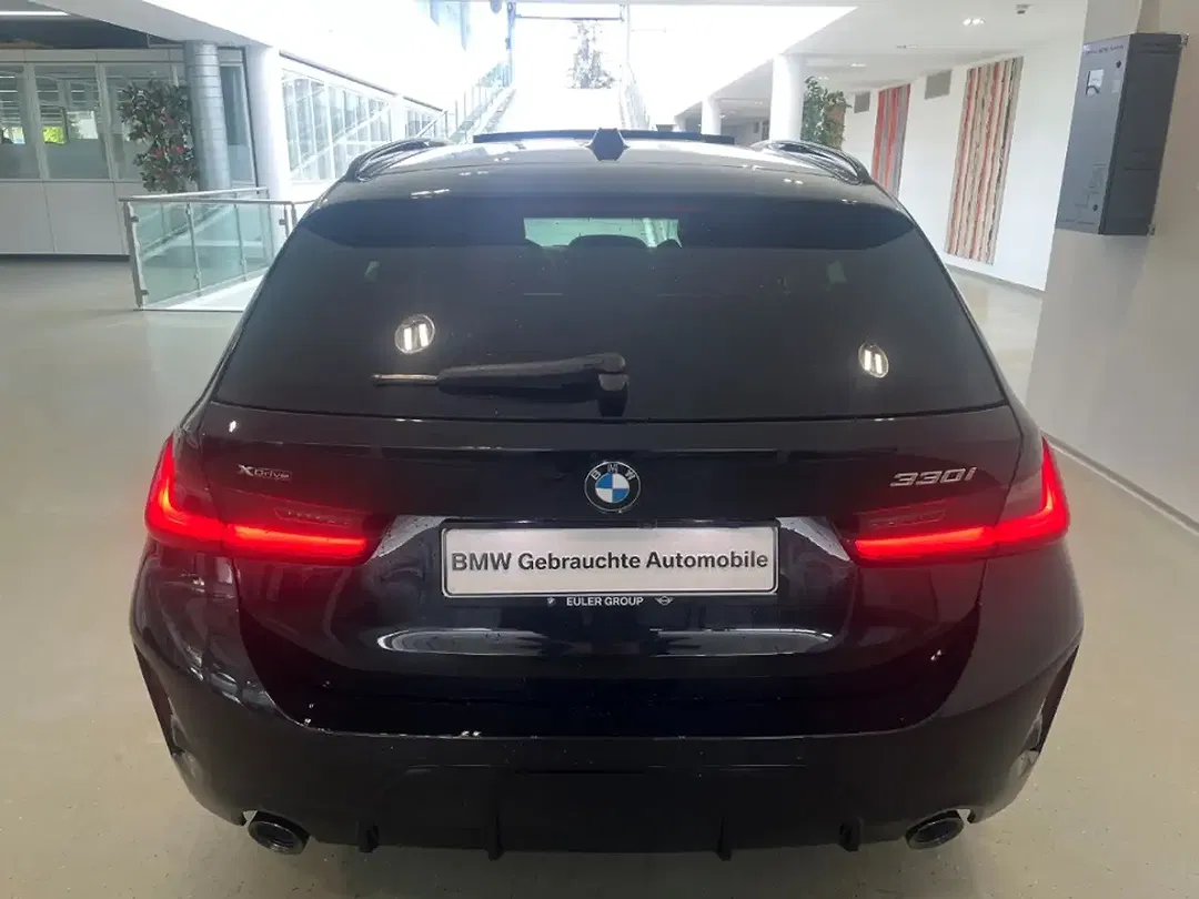 BMW 330 - Thumbnail 4