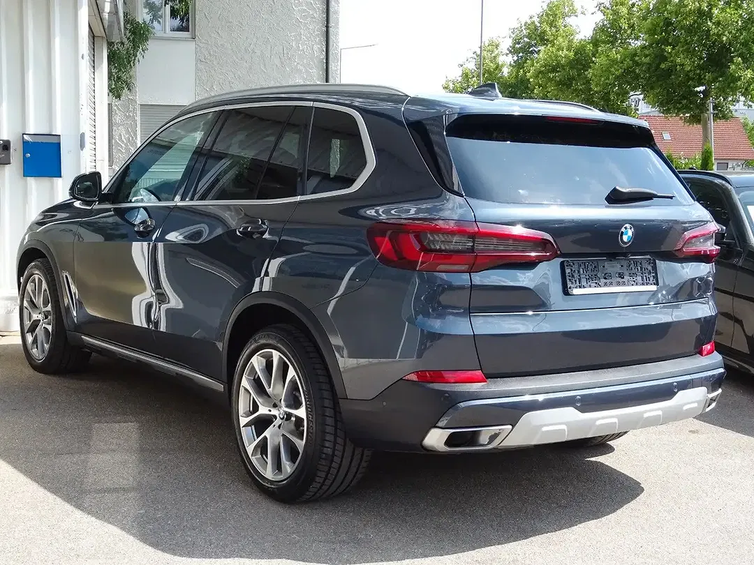 BMW X5 - Thumbnail 4