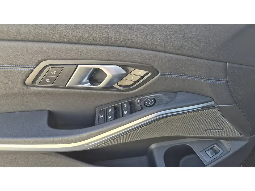 BMW 320 - Thumbnail 13
