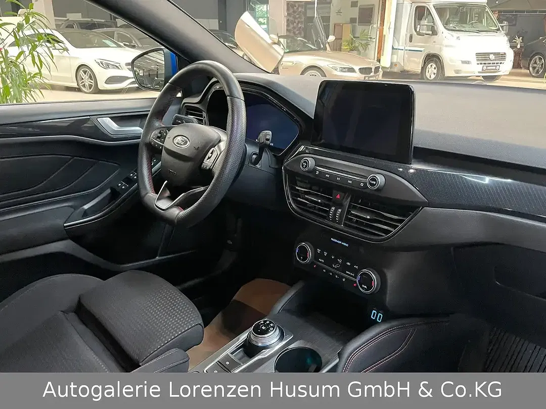 Ford Focus - Thumbnail 12