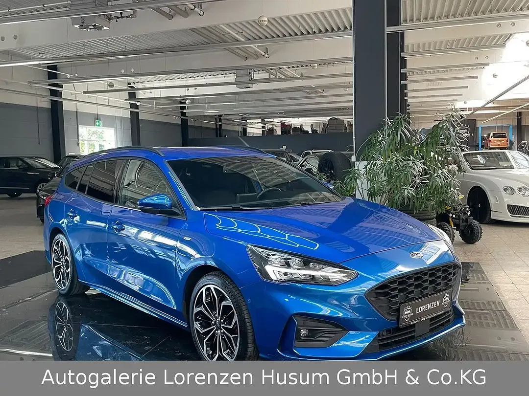 Ford Focus - Thumbnail 3