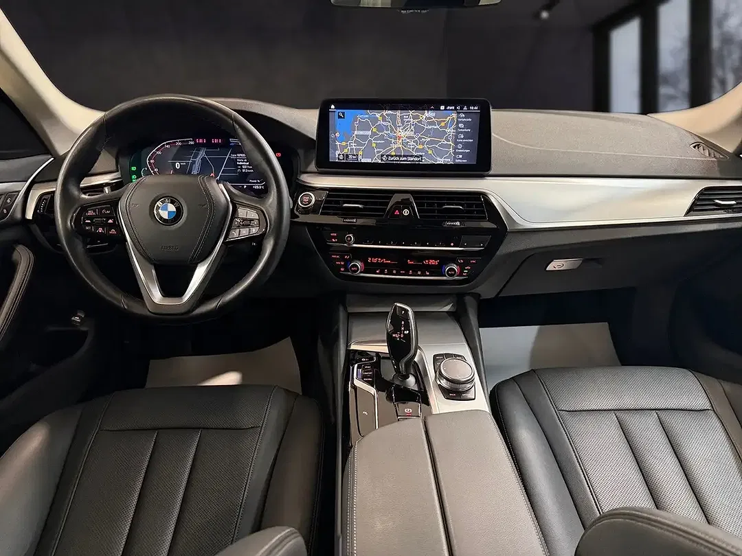 BMW 520 - Thumbnail 8