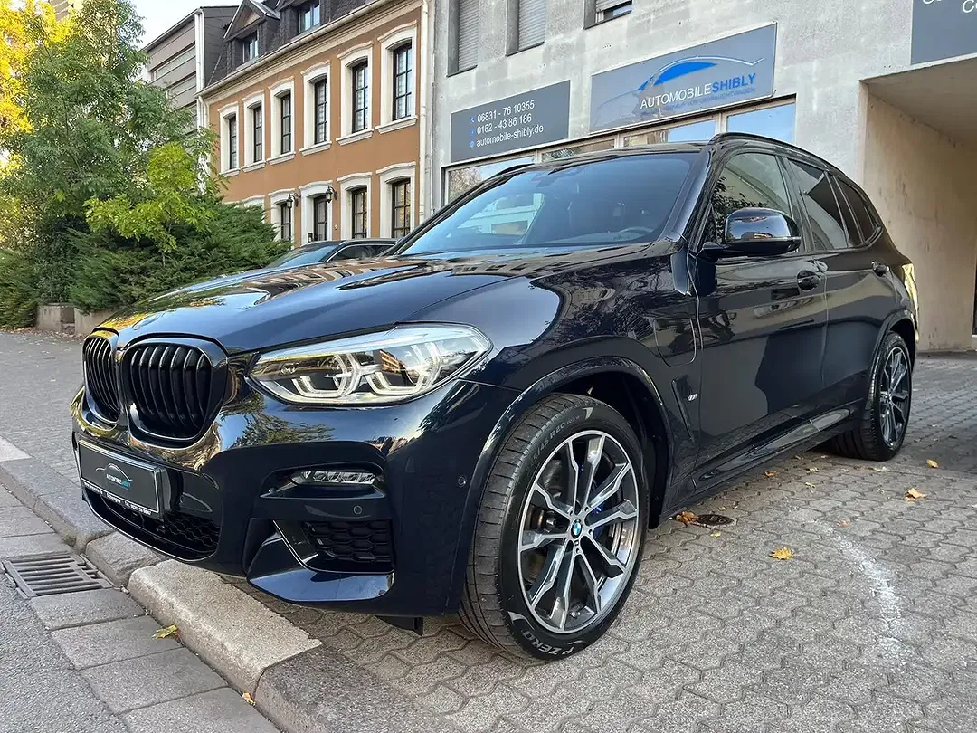 BMW X3 - Thumbnail 1