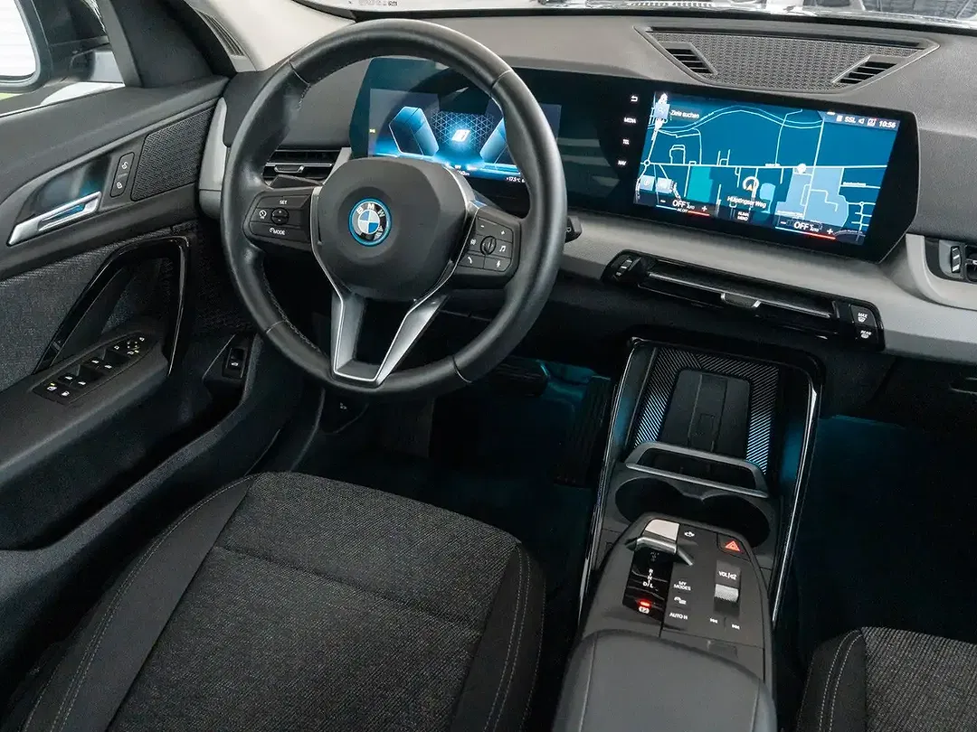 BMW X1 - Thumbnail 11