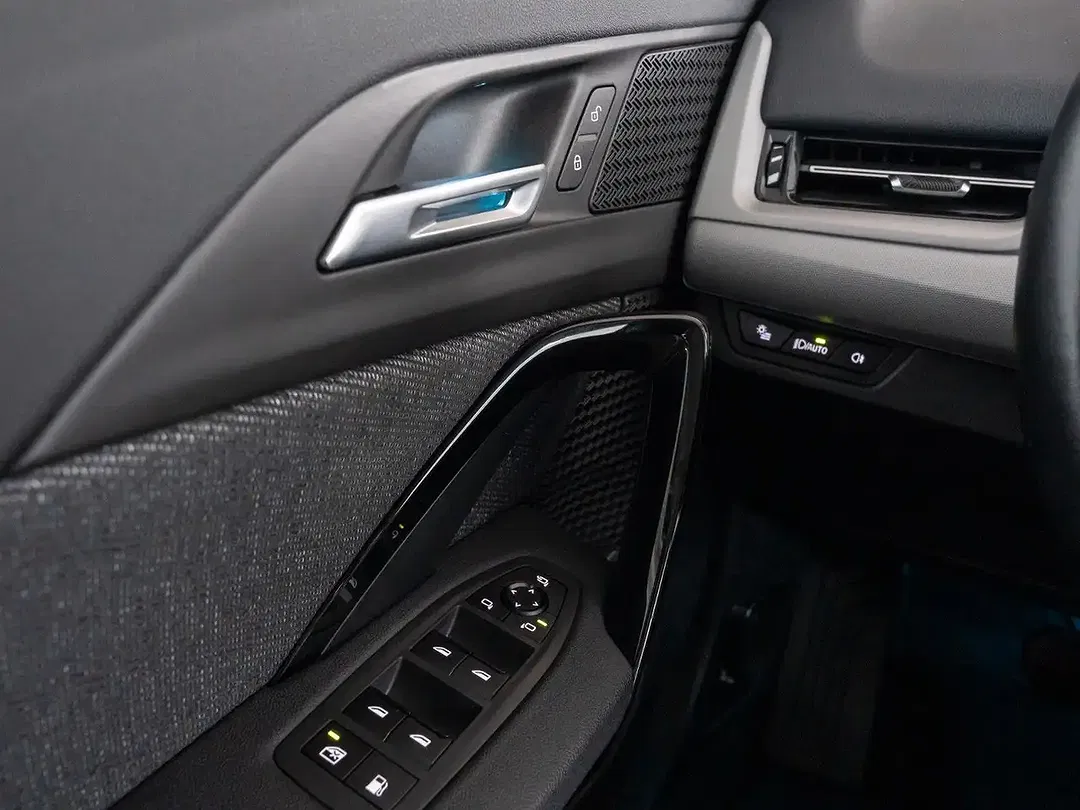 BMW X1 - Thumbnail 8
