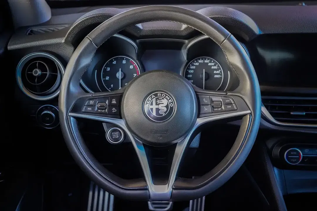 Alfa Romeo Stelvio - Thumbnail 11
