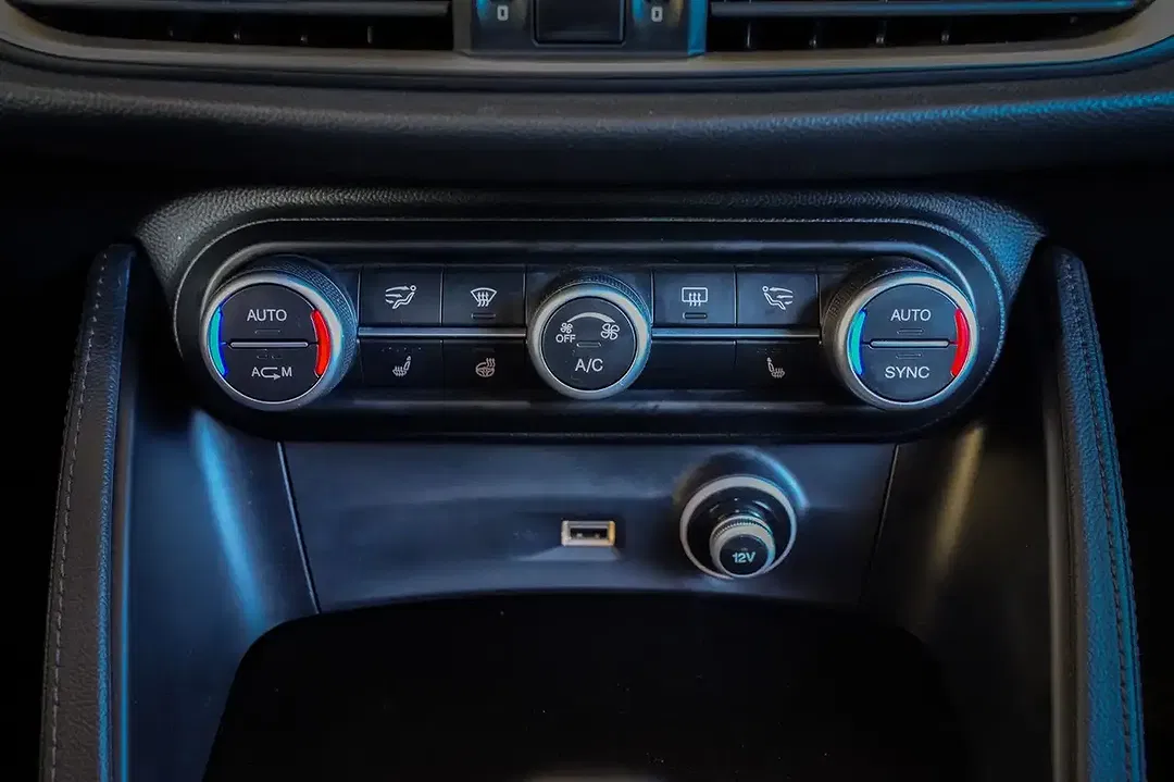 Alfa Romeo Stelvio - Thumbnail 12