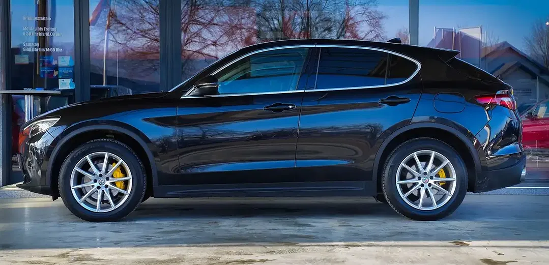 Alfa Romeo Stelvio - Thumbnail 2