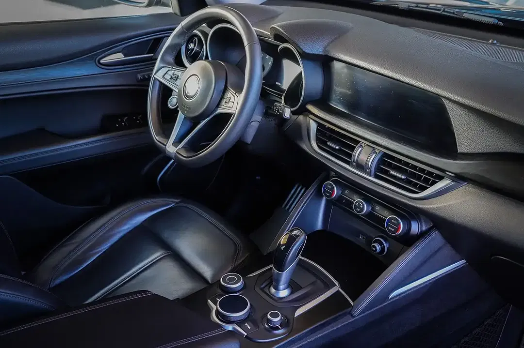 Alfa Romeo Stelvio - Thumbnail 9