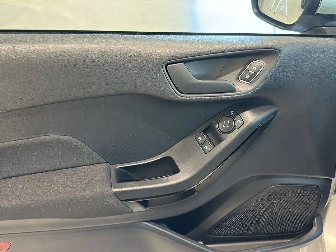 Ford Fiesta - Thumbnail 8