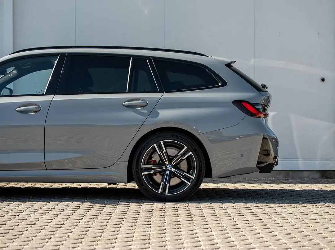 BMW 330 - Thumbnail 10
