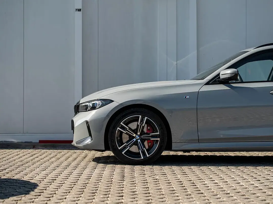 BMW 330 - Thumbnail 9