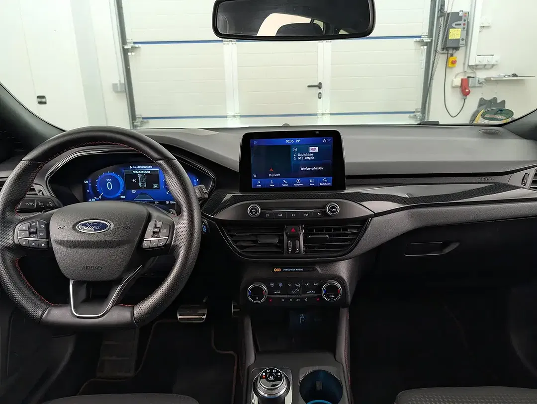 Ford Focus - Thumbnail 12