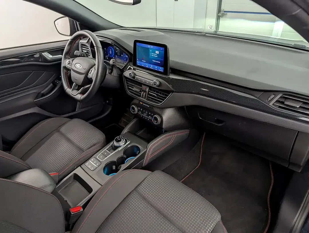 Ford Focus - Thumbnail 13