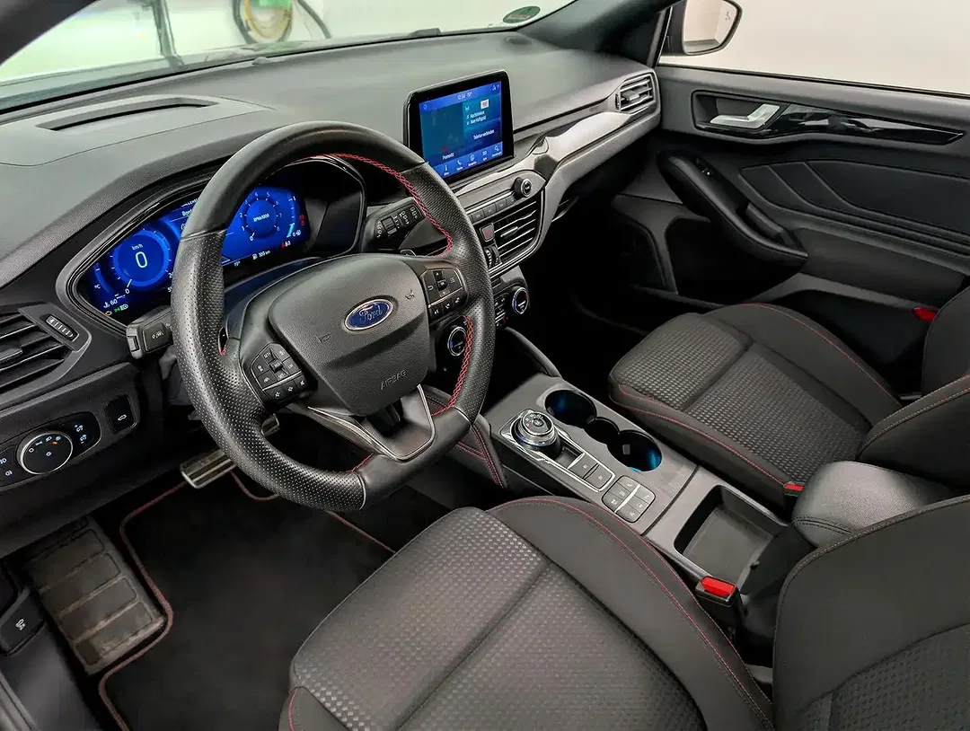 Ford Focus - Thumbnail 14